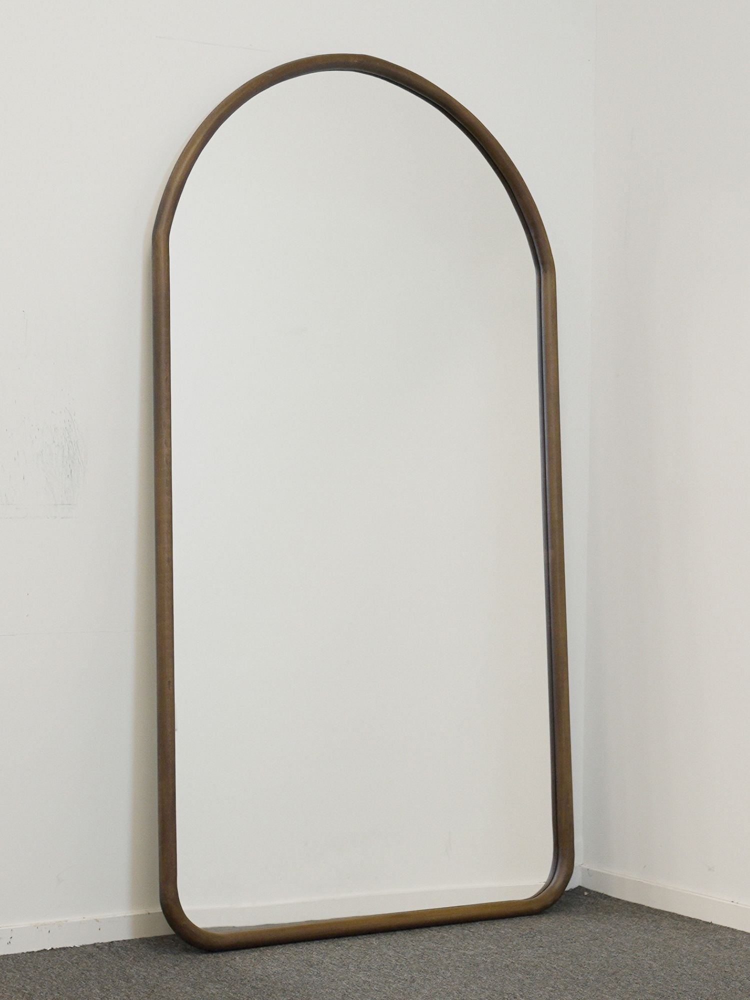 Amélie Spejl – Valnød – 180×100 cm