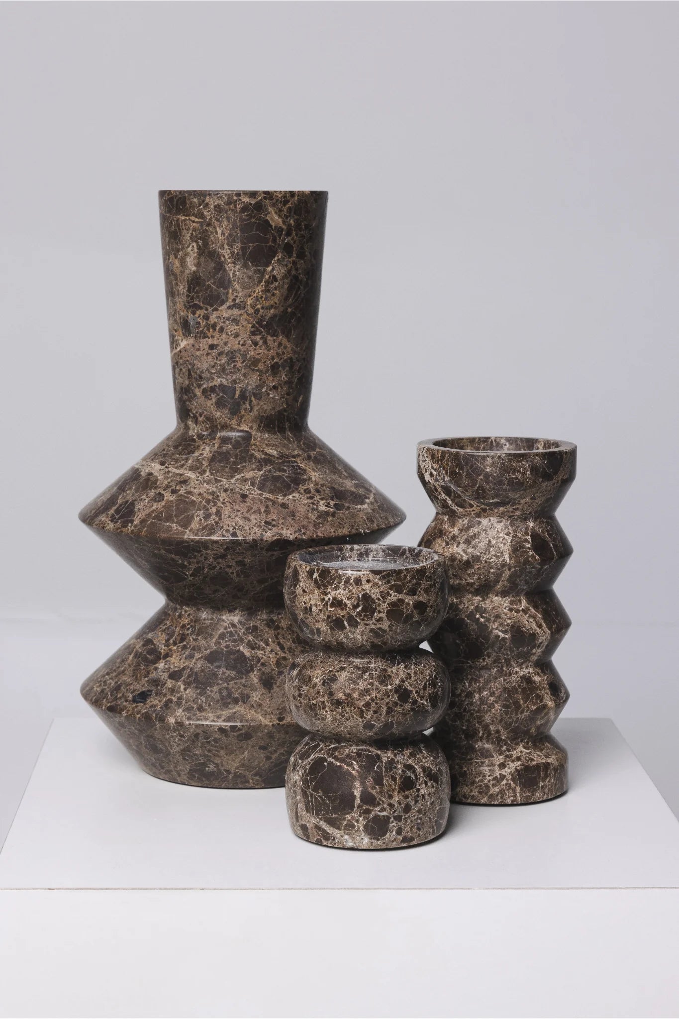 Rhombus vase – Dark Emperador H35 cm