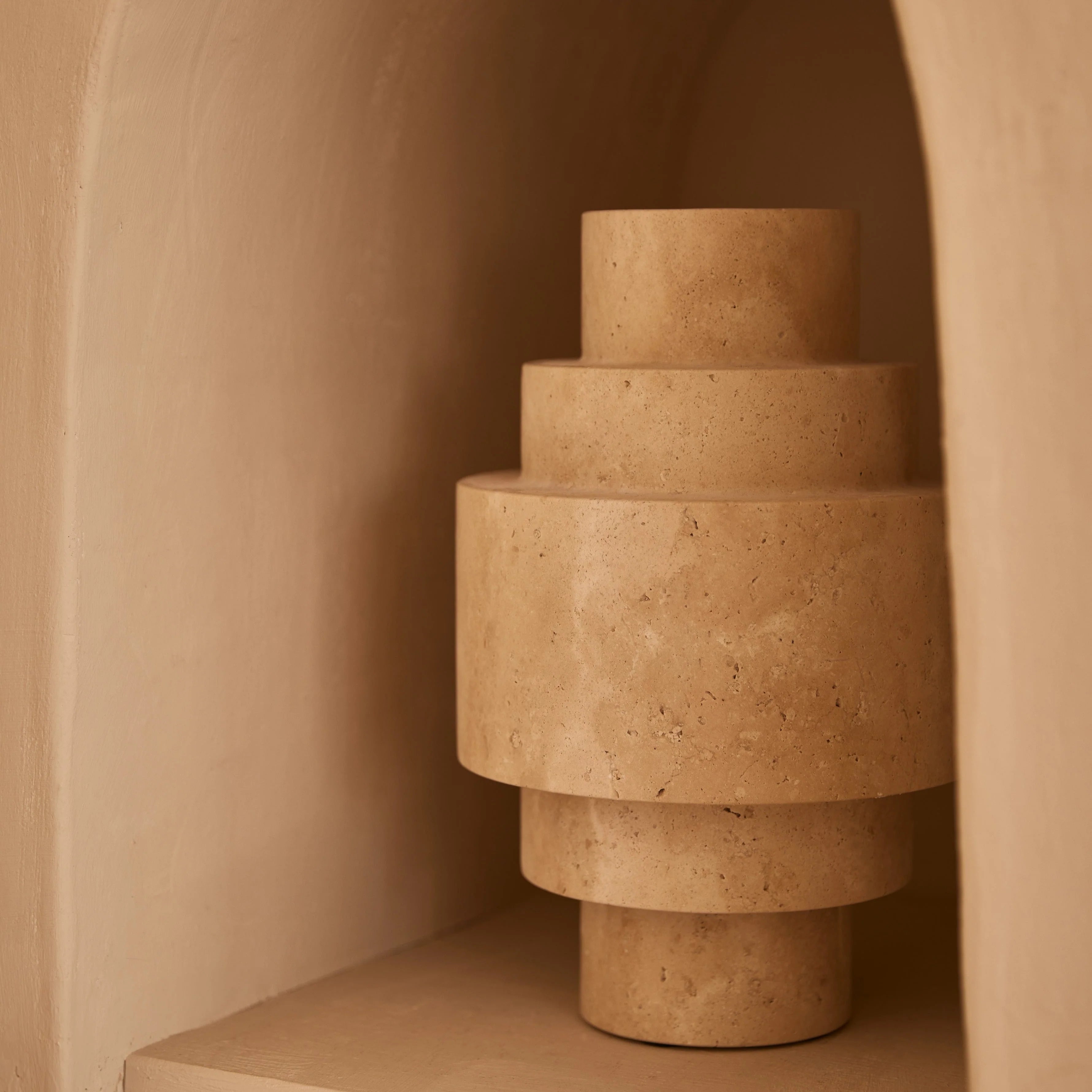Agano Vase Travertin L Ø20x31 cm