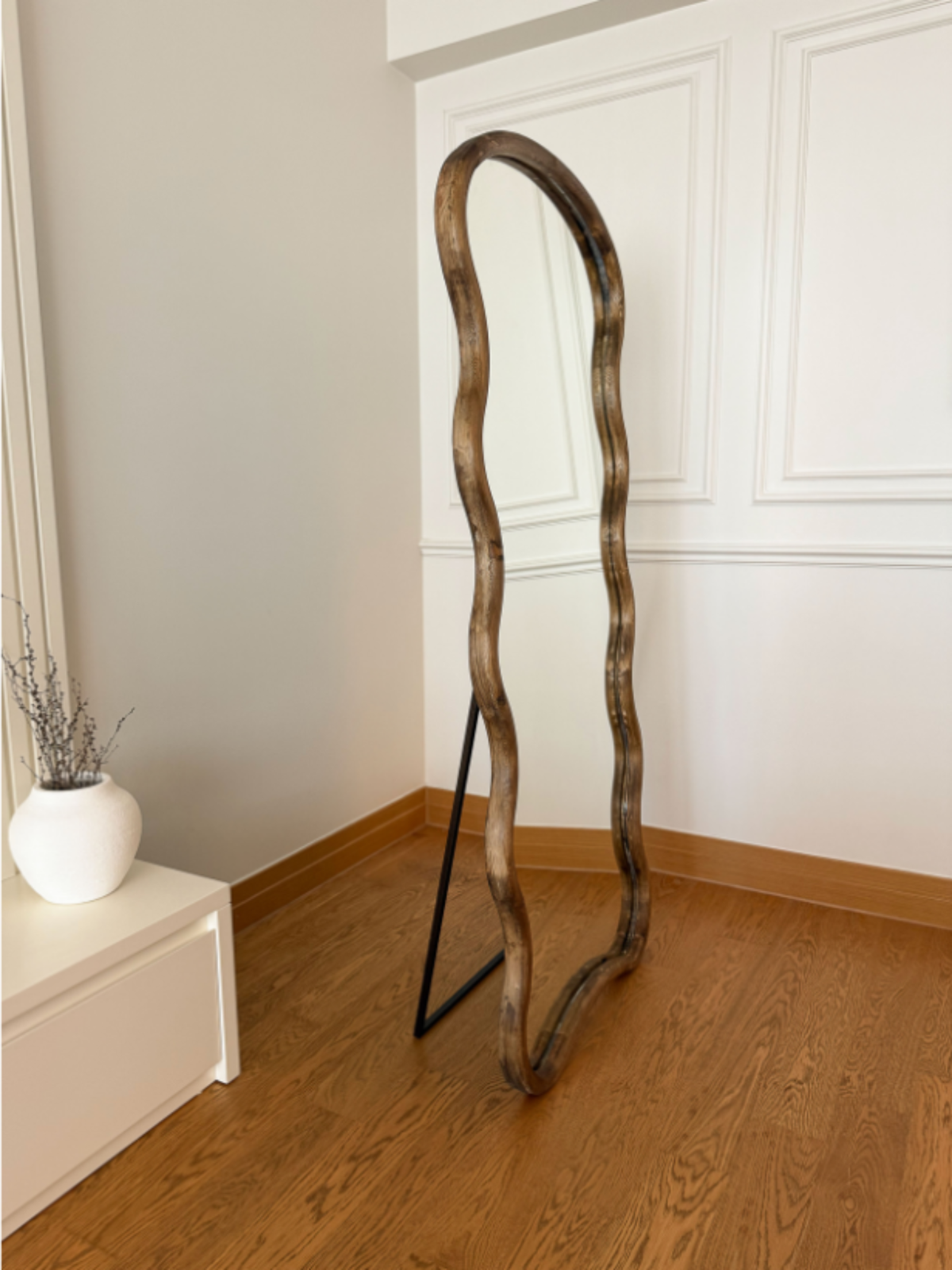 Loréa – Organisk Bølget Træspejl 180x80 cm (3)